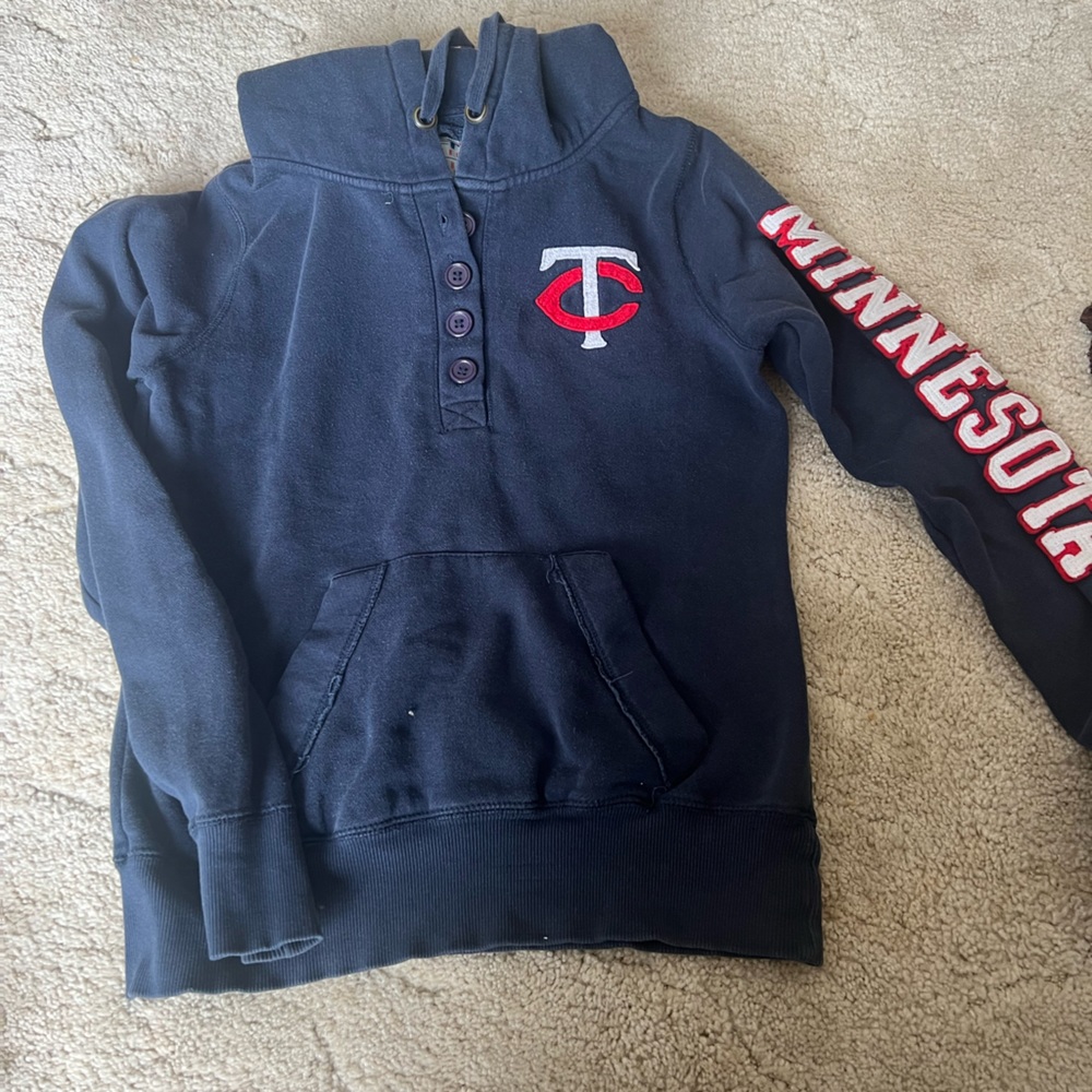MN Twins sweatshirt